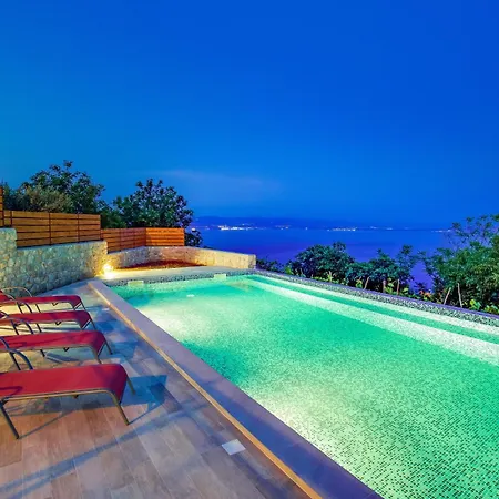 Casa de Férias Mit Grossem Garten Und Pool