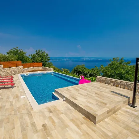 Vikendica Mit Grossem Garten Und Pool Moscenicka Draga